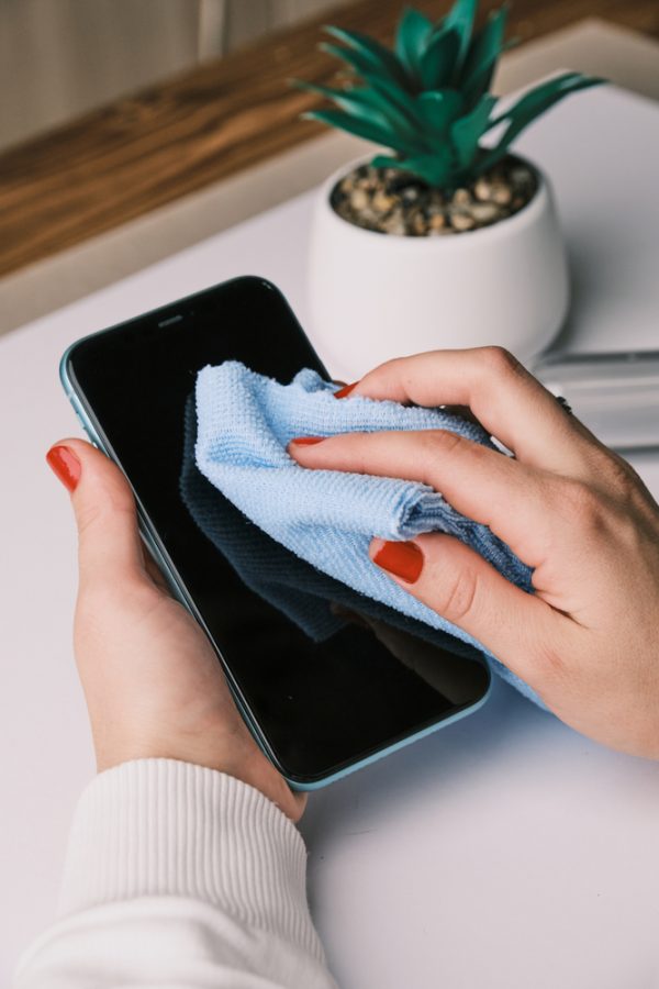 How to Disinfect Electronics Properly 🥇 Cleaning and Disinfection Service