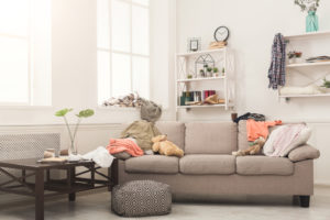 Methods-for-Decluttering-Your-Living-Room