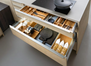 Top-Tips-for-Cleaning-Kitchen-Drawers